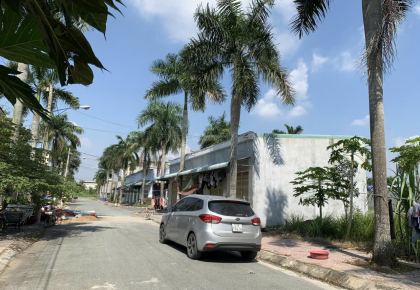 Đất ngay trường Đại Học Tân Tạo