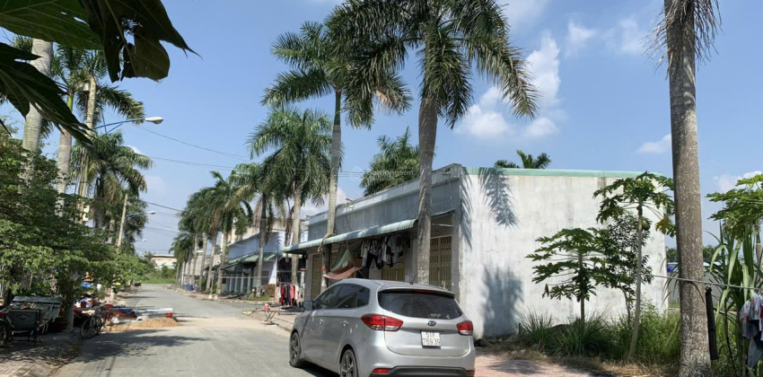 Đất ngay trường Đại Học Tân Tạo